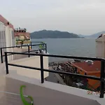 Tekin Aparts 3* 말마리스